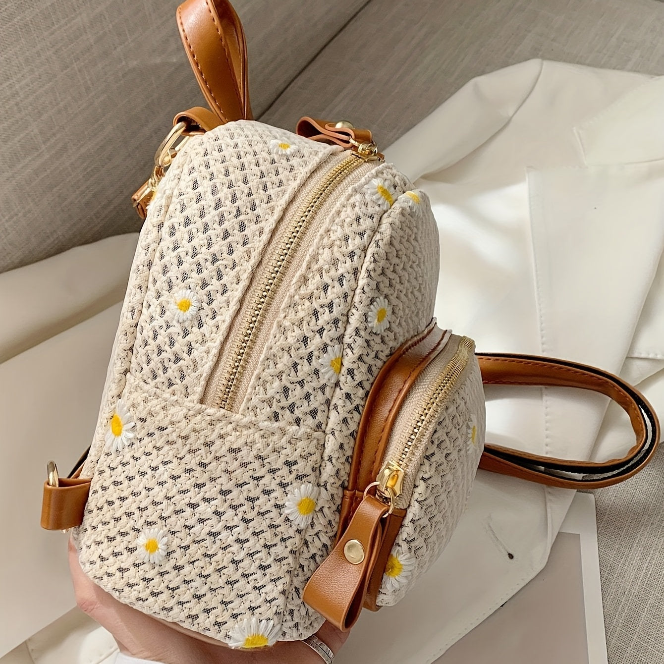 Daisy Embroidery Small Backpack, Straw Woven Storage Daypack Summer Vacation Backpack